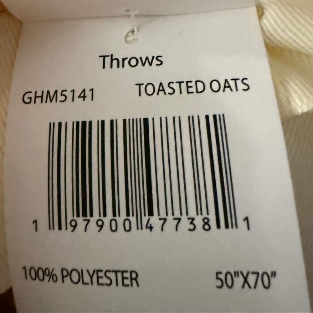 Magaschoni decorative throw - Picture 3 of 3